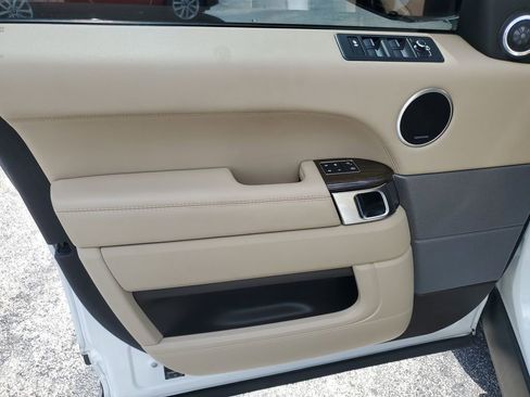 Used 2017 Land Rover Range Rover Sport SE image 20