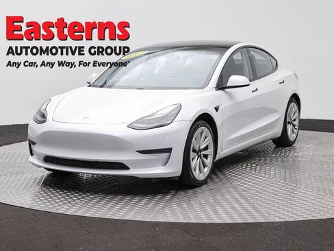 Used 2021 Tesla Model 3 Standard Range Plus RWD image 1