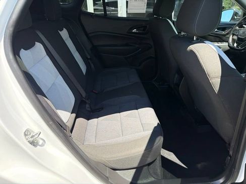 Certified 2024 Chevrolet Trax RS FWD image 16