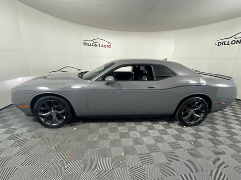 Used 2017 Dodge Challenger SXT Plus image 3