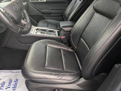 Used 2020 Ford Explorer XLT w/ Equipment Group 202A AWD/4WD image 10