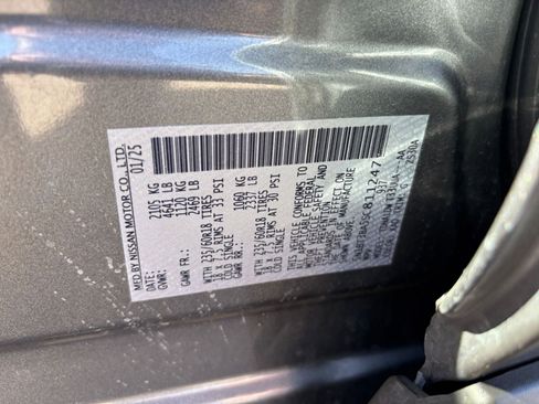 Used 2025 Nissan Rogue SV image 31