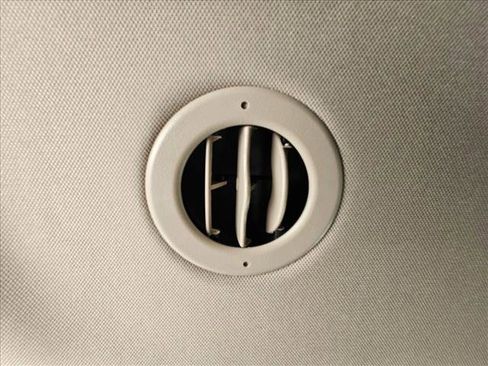 Used 2019 Cadillac Escalade ESV Luxury AWD/4WD image 17