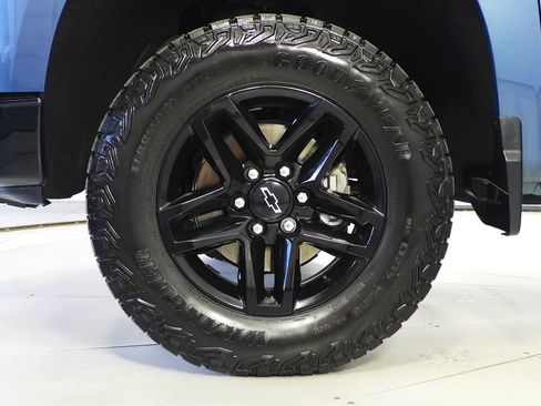 Used 2024 Chevrolet Silverado 1500 LT Trail Boss w/ Convenience Package II image 5