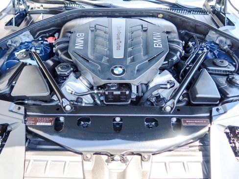 Used 2012 BMW 750i xDrive AWD/4WD image 28