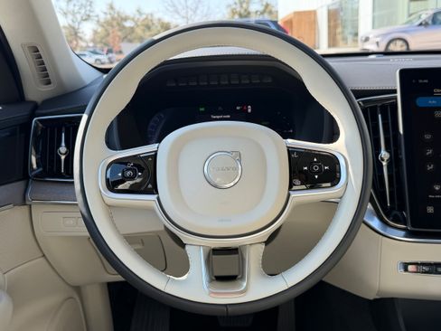 New 2026 Volvo XC90 T8 Ultra w/ Protection Package Premier AWD/4WD image 15