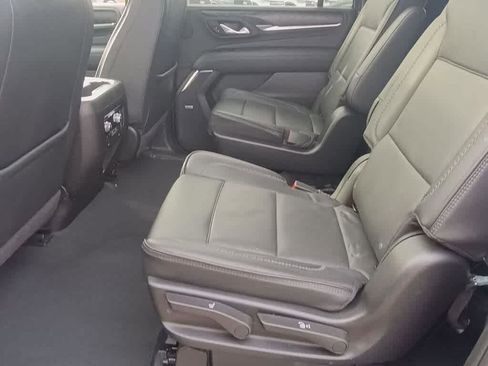 Used 2024 GMC Yukon XL Denali AWD/4WD image 17