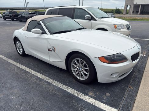 Used 2004 BMW Z4 2.5i RWD image 1