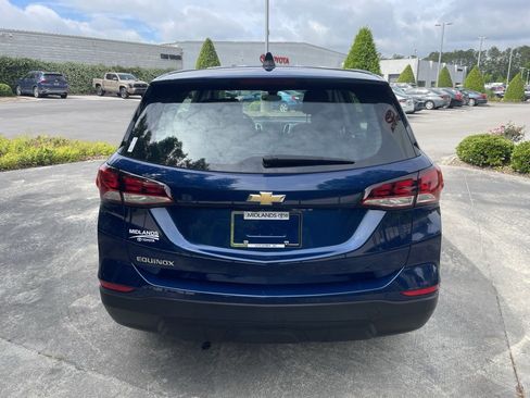 Used 2022 Chevrolet Equinox LS FWD image 6