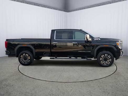 Used 2020 GMC Sierra 3500 Denali w/ Denali Ultimate Package image 2