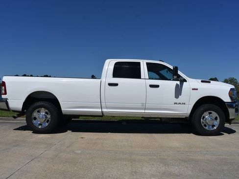 Used 2022 RAM 2500 Tradesman w/ Chrome Appearance Group AWD/4WD image 7