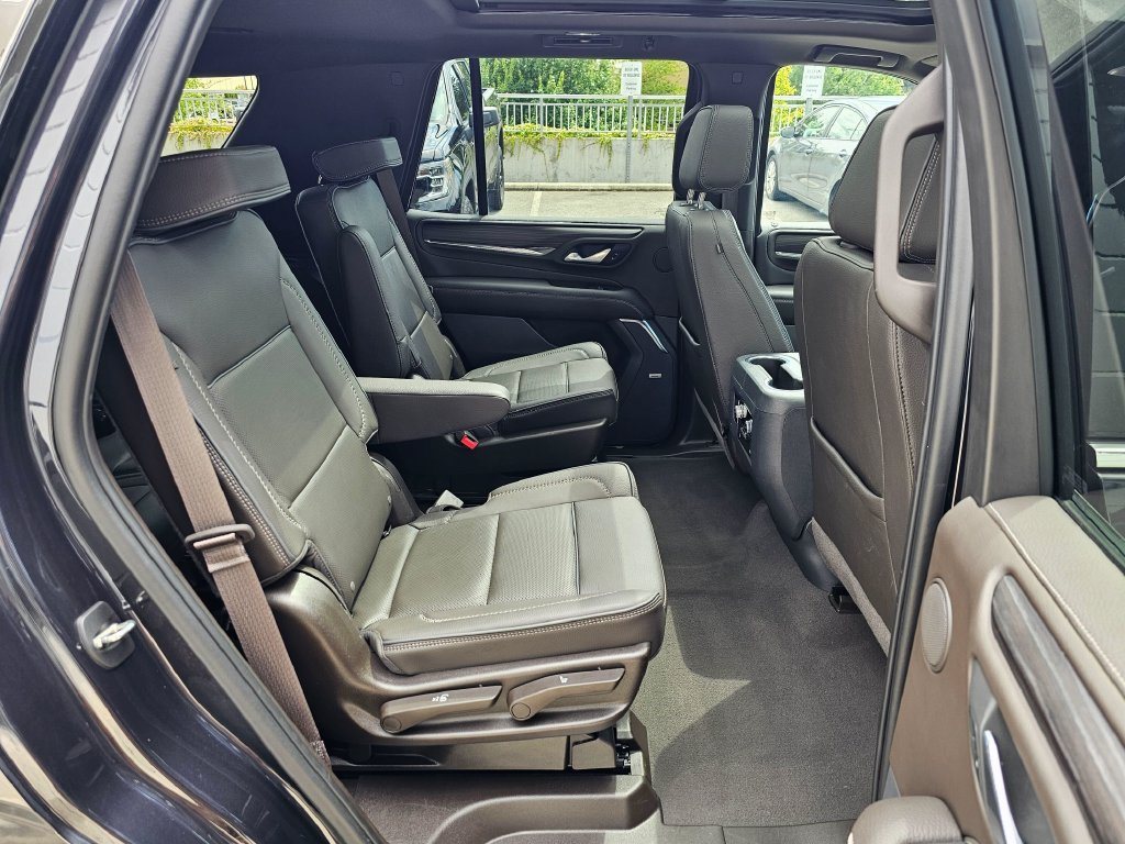 Used 2023 GMC Yukon Denali AWD/4WD image 12