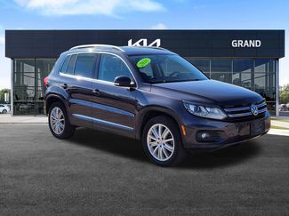 Used 2016 Volkswagen Tiguan SE video 3