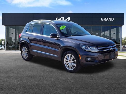 Used 2016 Volkswagen Tiguan SE image 3