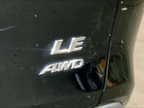 Used 2025 Toyota RAV4 LE AWD/4WD image 10