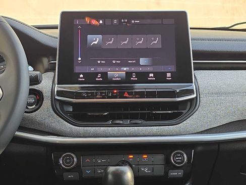 Used 2022 Jeep Compass Latitude image 20