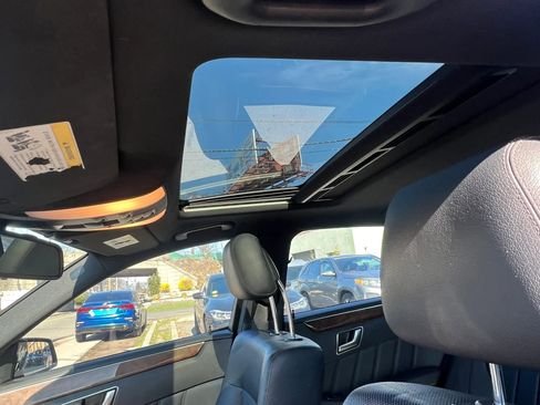 Used 2013 Mercedes-Benz E 550 4MATIC Sedan image 52