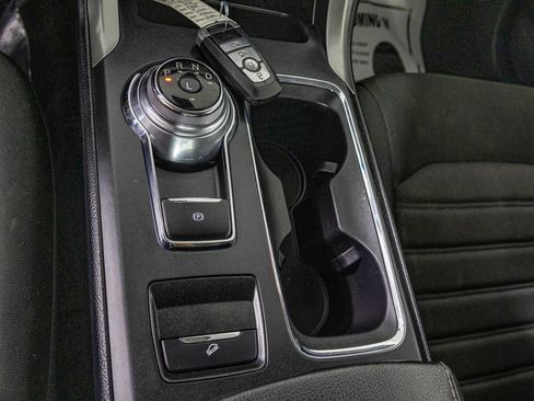 Used 2020 Ford Fusion SE FWD image 25