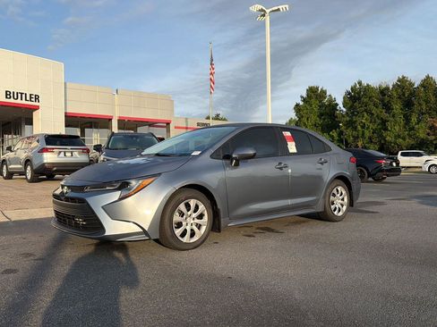 New 2026 Toyota Corolla LE FWD image 2