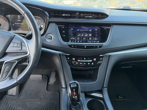 Used 2021 Cadillac XT5 Premium Luxury image 12