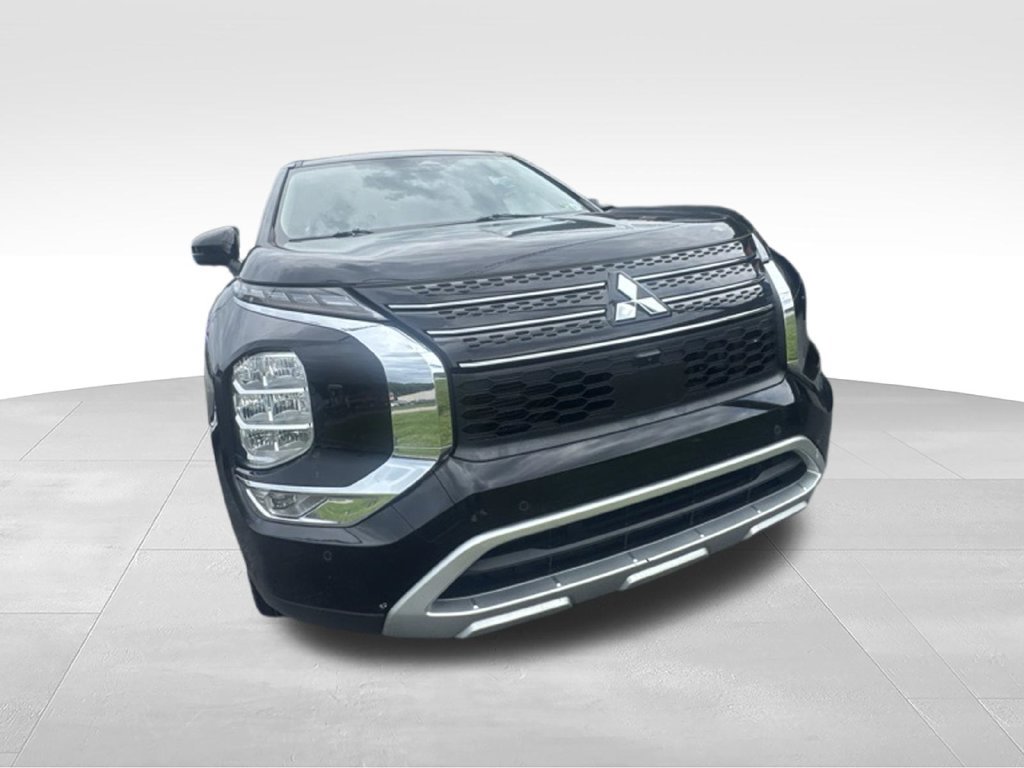 Used 2022 Mitsubishi Outlander SE AWD/4WD image 3
