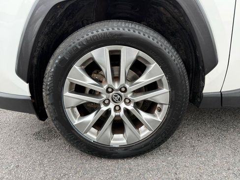 Used 2019 Toyota RAV4 XLE Premium FWD image 47