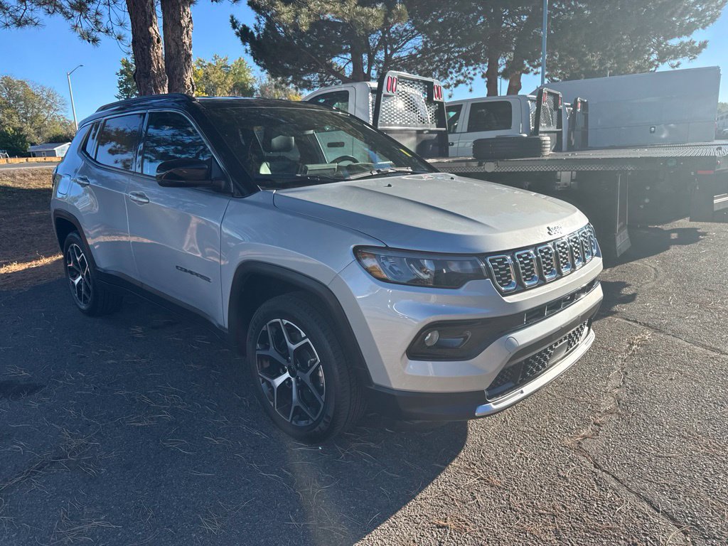 Used 2025 Jeep Compass Limited AWD/4WD image 4