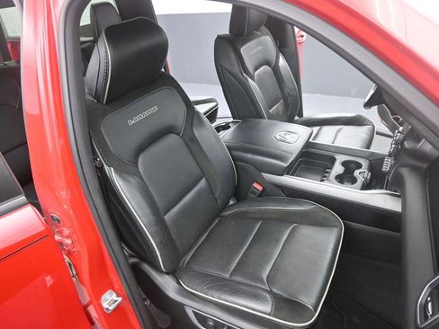 Used 2022 RAM 1500 Laramie w/ Sport Appearance Package image 19