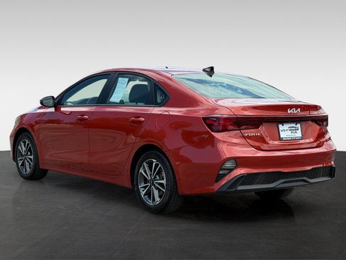 Used 2023 Kia Forte LXS w/ LXS Technology Package FWD image 7