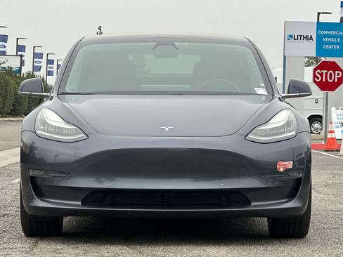 Used 2018 Tesla Model 3 Long Range image 10