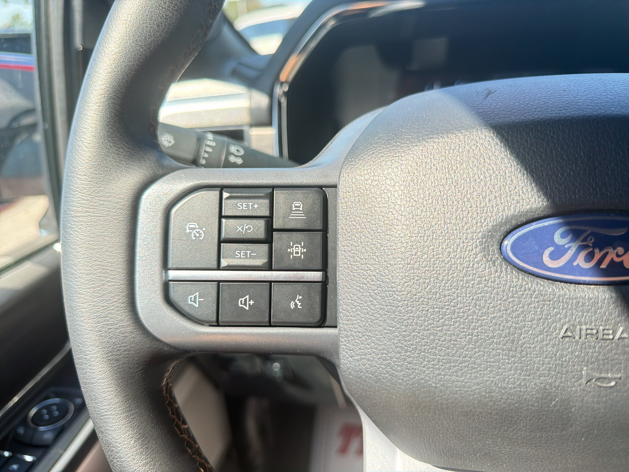 Used 2025 Ford F150 Lariat w/ Equipment Group 501A Mid AWD/4WD image 28