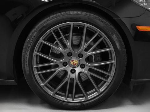 Certified 2023 Porsche Panamera 4 Platinum Edition AWD/4WD image 17
