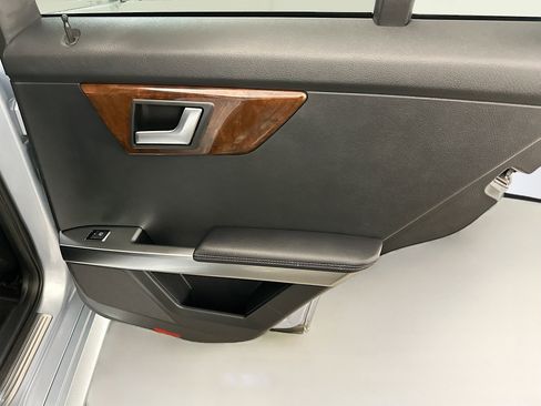 Used 2013 Mercedes-Benz GLK 350 4MATIC image 33