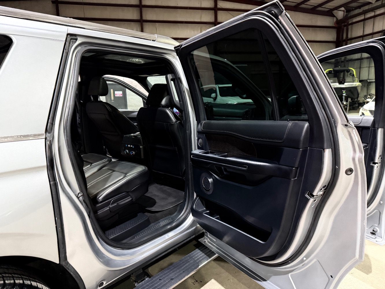 Used 2021 Ford Expedition Max Limited RWD image 21