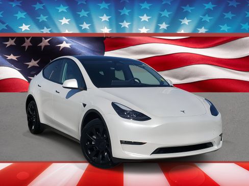 Used 2024 Tesla Model Y Long Range image 1