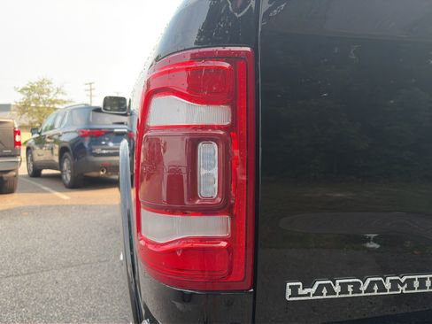 Used 2019 RAM 3500 Laramie AWD/4WD image 9