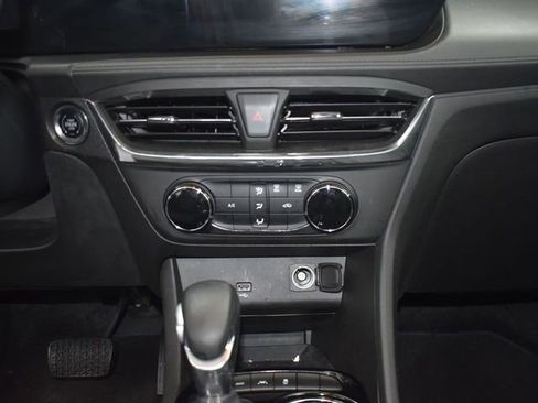 Used 2025 Buick Encore GX Preferred image 27