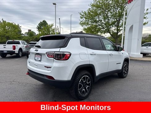 Used 2025 Jeep Compass Trailhawk AWD/4WD image 8