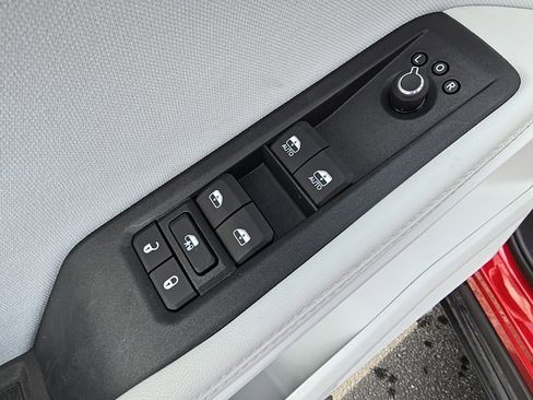 New 2026 Jeep Cherokee Laredo image 9