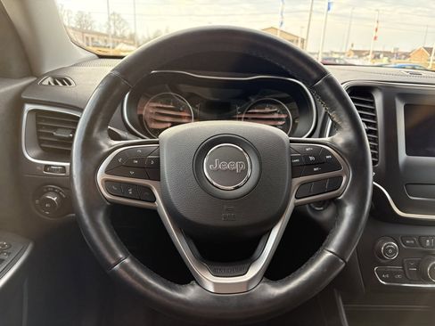 Used 2019 Jeep Cherokee Latitude w/ Cold Weather Group image 24