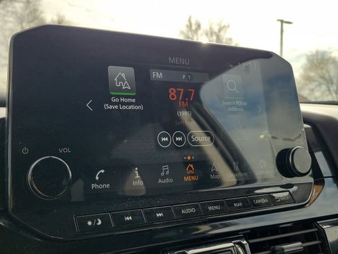 Used 2023 Nissan Pathfinder SL AWD/4WD image 25