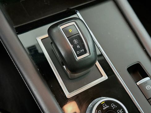 Used 2024 Mitsubishi Outlander SE image 25