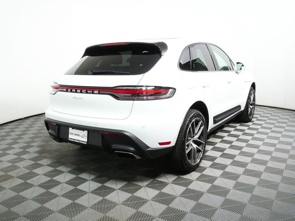 Certified 2026 Porsche Macan AWD/4WD image 27