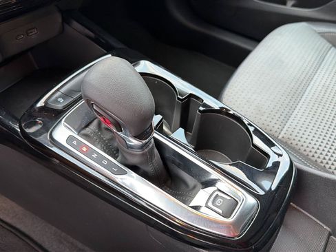 Used 2024 Chevrolet Trax LT FWD image 26