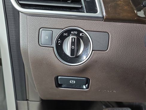 Used 2018 Mercedes-Benz GLE 350 4MATIC image 29