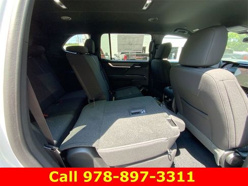 New 2025 GMC Acadia Elevation image 31