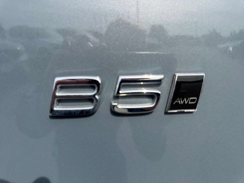 Used 2023 Volvo XC40 B5 Plus w/ Driver Assist Package AWD/4WD image 11