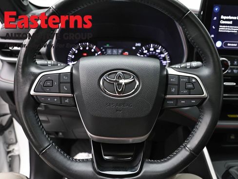 Used 2023 Toyota Highlander XSE image 10