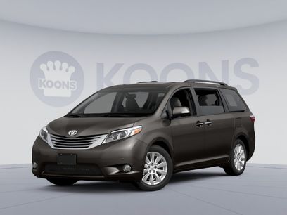 Used 2017 Toyota Sienna XLE w/ XLE Navigation Package