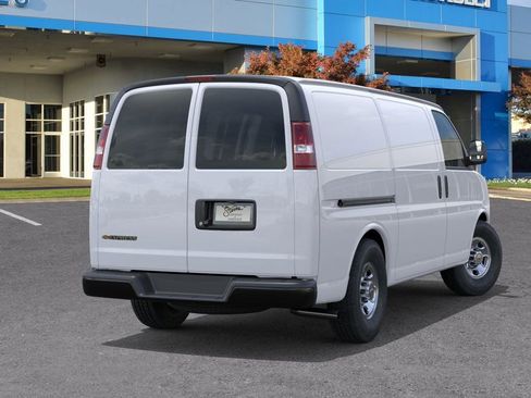 New 2026 Chevrolet Express 2500 Work Van w/ Driver Convenience Package image 4